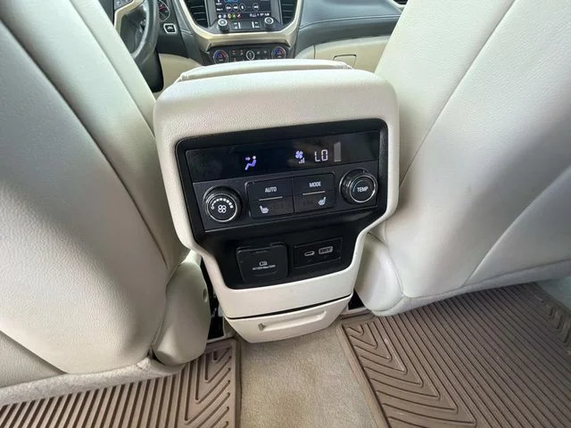 Used 2022 White GMC Denali image 21