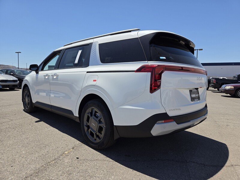 New 2026 Snow White Pearl Kia EX image 4