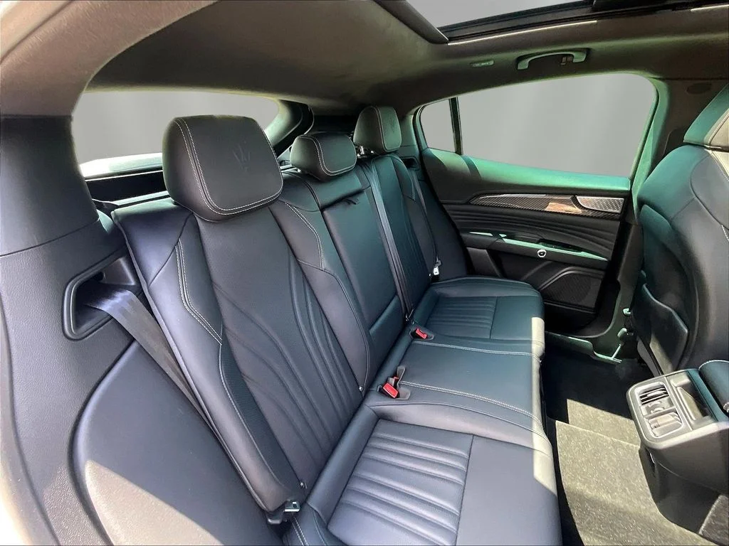 Used 2023 Bianco Maserati Modena image 25