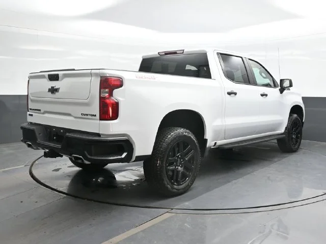 Used 2025 Summit White Chevrolet Custom Trail Boss image 9