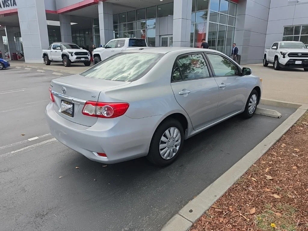 Used 2011 Silver Toyota LE image 4