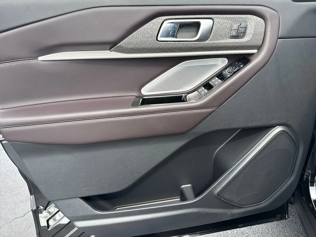 New 2026 Black Ford Platinum image 18