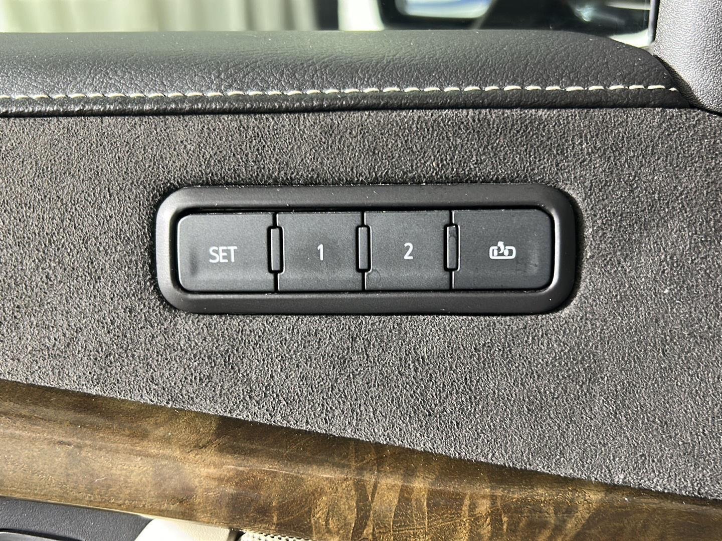 Used 2020 Shadow Metallic Cadillac Premium Luxury image 26