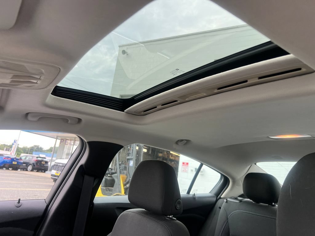 Used 2016 SILVER ICE METALLIC Chevrolet LT image 9