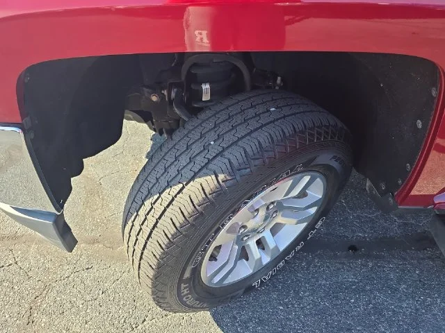 Used 2018 Red Chevrolet LT image 33