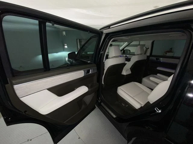 Used 2025 Black Hyundai Calligraphy image 23
