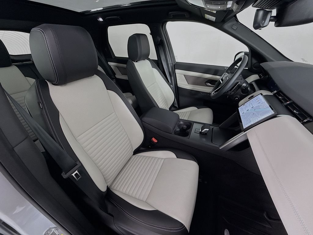 New 2025 Hakuba Silver LAND ROVER Dynamic SE image 30