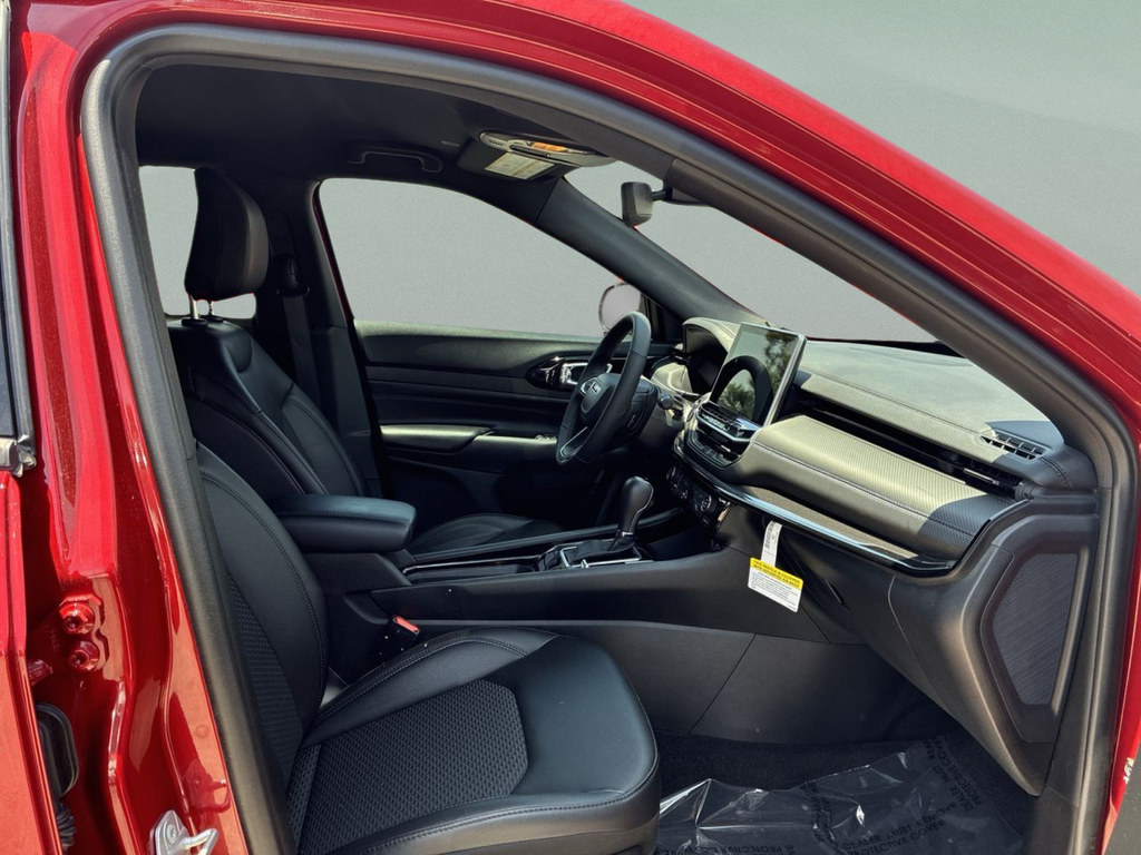 New 2026 Red Hot Pearlcoat Jeep Latitude image 36