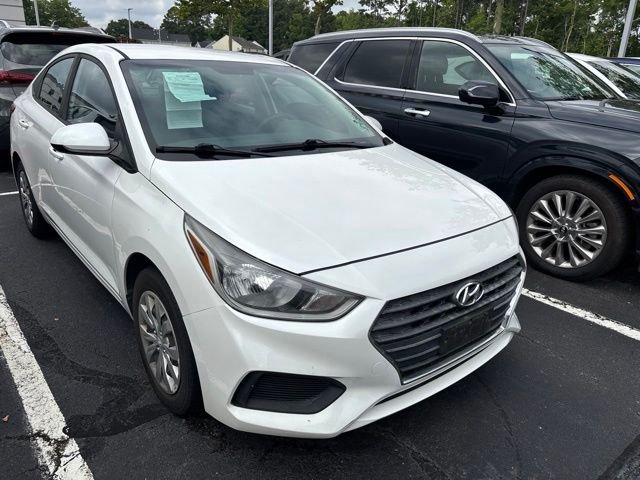 Used 2018 Frost White Pearl Hyundai SE image 1