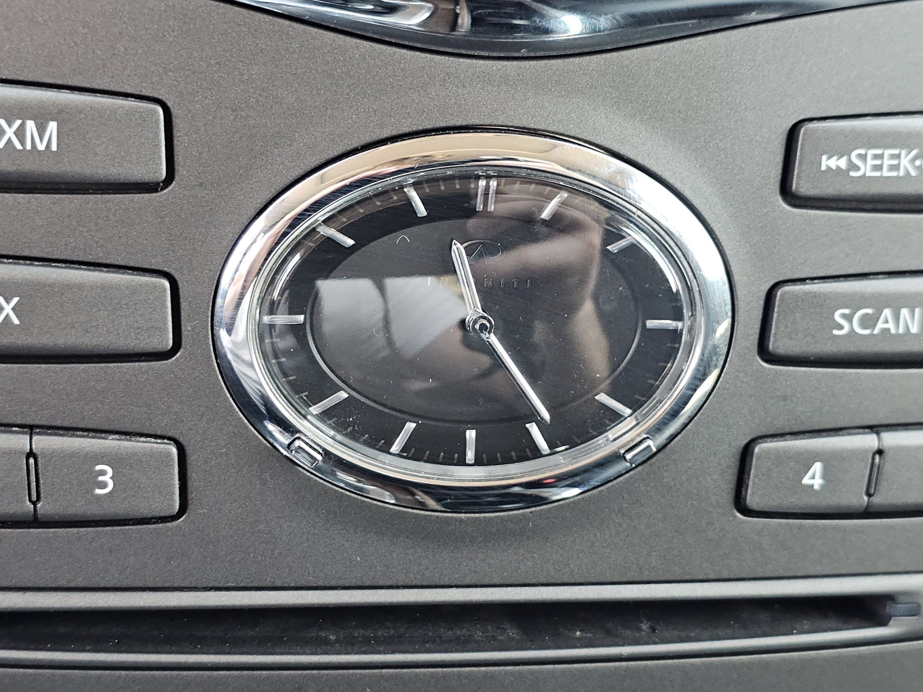 Used 2015 Black Obsidian INFINITI Base image 13