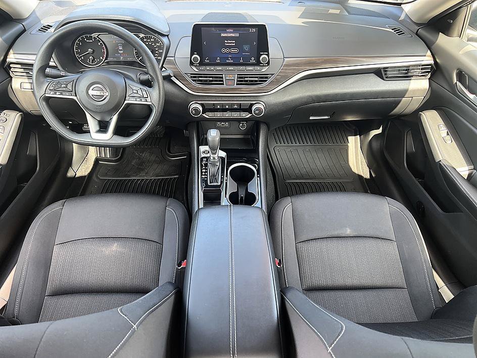 Used 2024 Super Black Nissan 2.5 SV image 18