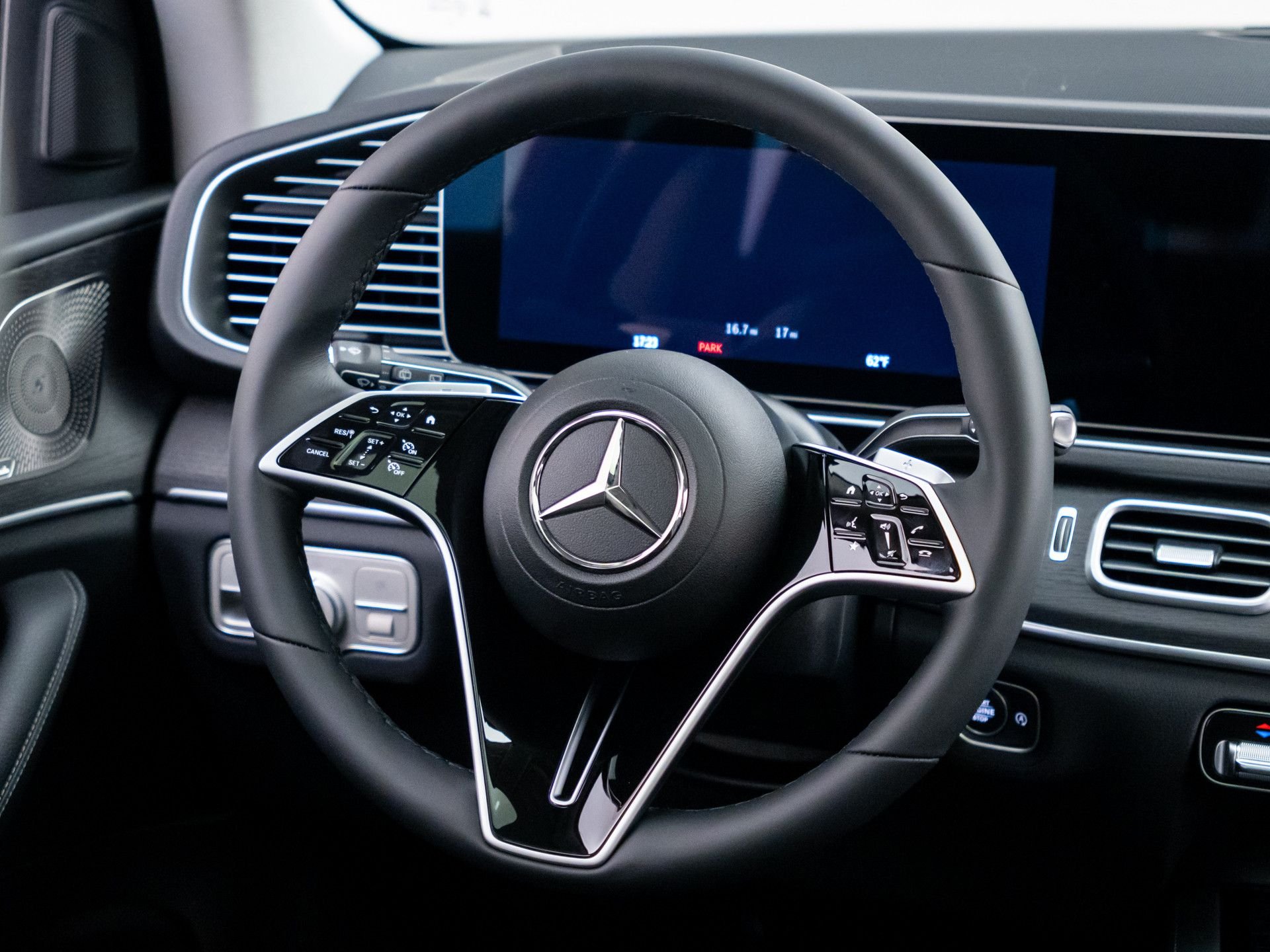 New 2026 Selenite Grey Metallic Mercedes-Benz GLE 450 image 11