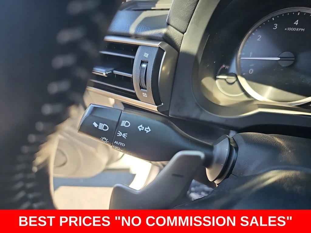 Used 2020 White Lexus 300 image 24