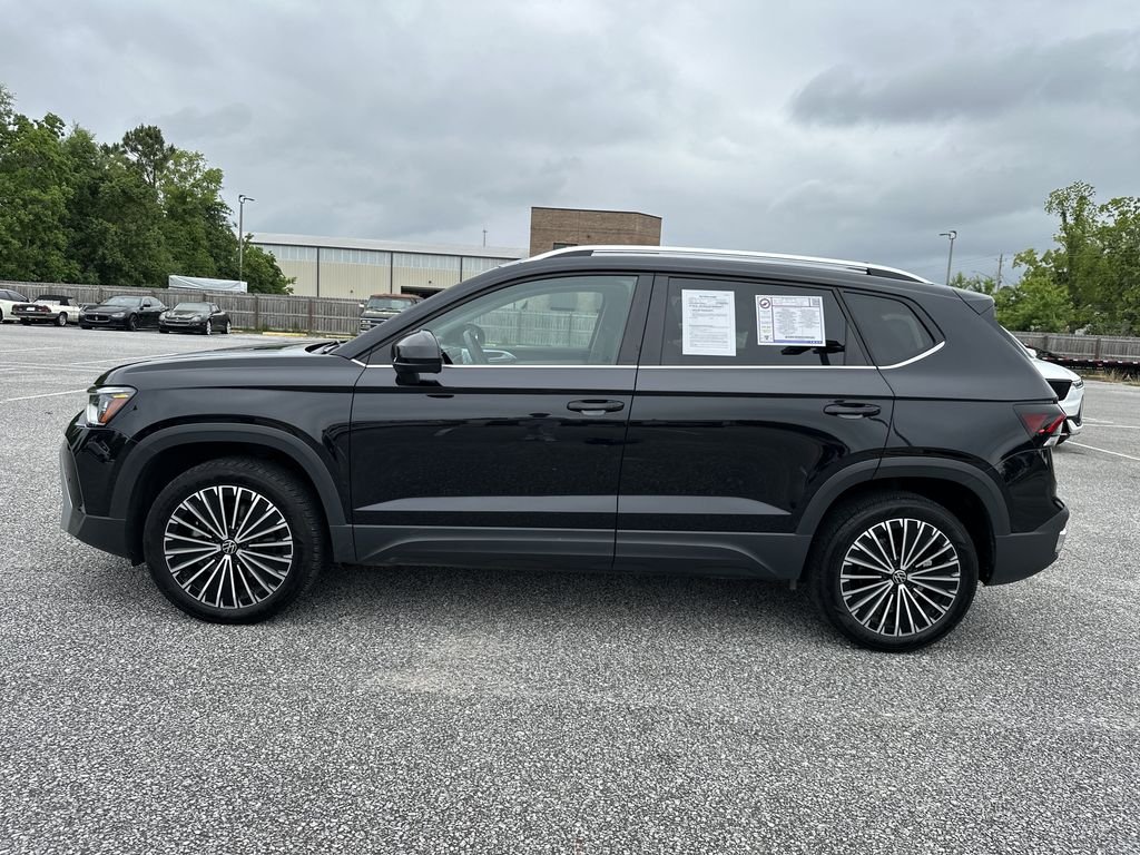 Used 2025 Black Volkswagen 1.5T SE image 4