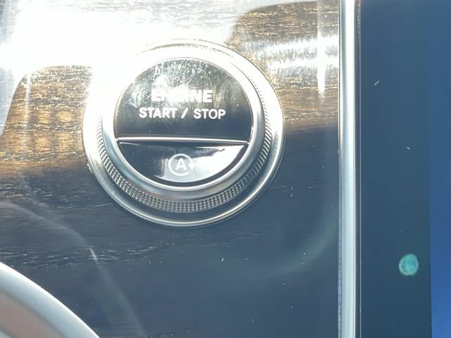 Used 2025 White Mercedes-Benz GLC 300 image 24