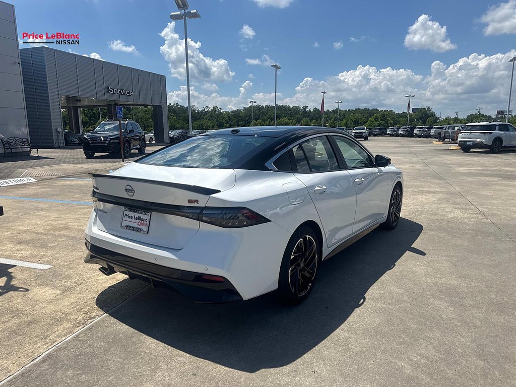 New 2026 Aspen White TriCoat/Super Black Nissan SR image 7