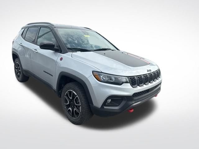 Used 2025 Silver Jeep Trailhawk image 7