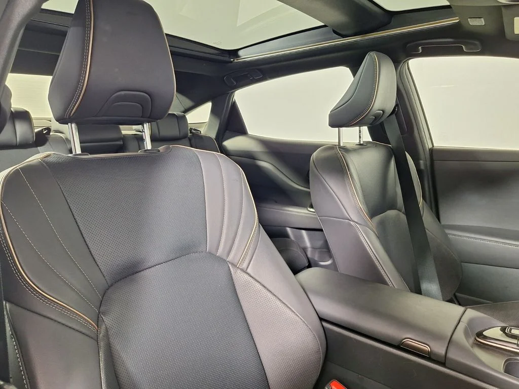 Used 2024 White Toyota Limited image 31