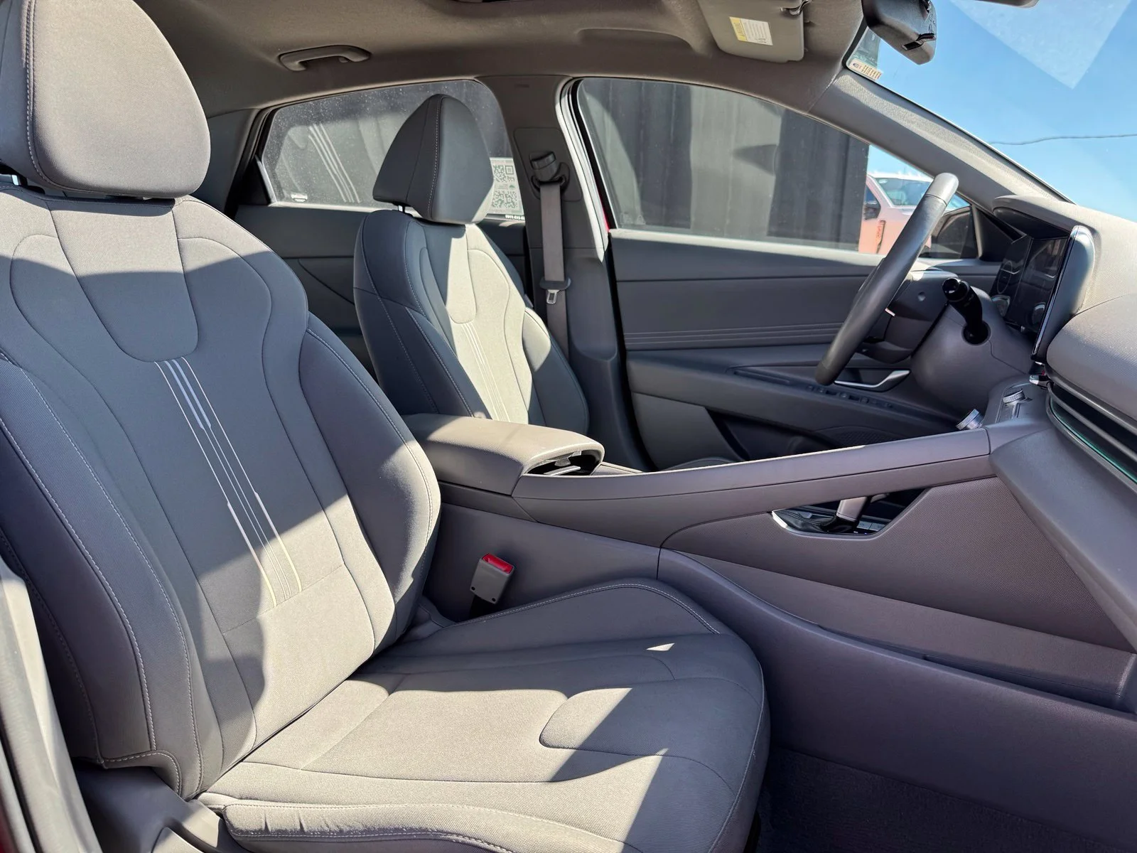 Used 2025 Red Hyundai SEL Convenience image 34