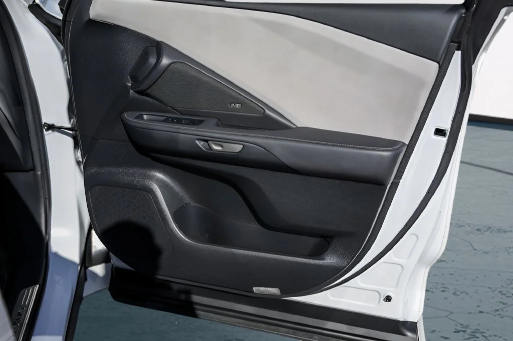 Used 2024 White Lexus 350 Luxury image 31