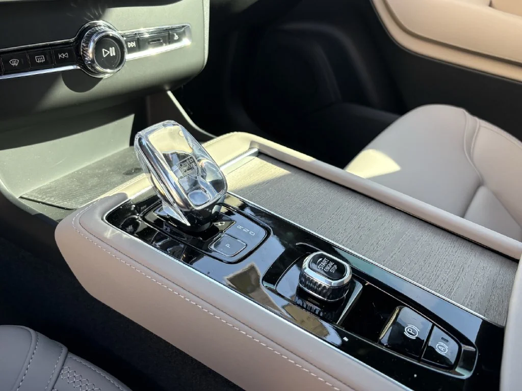 New 2026 Crystal White Volvo Plus image 22