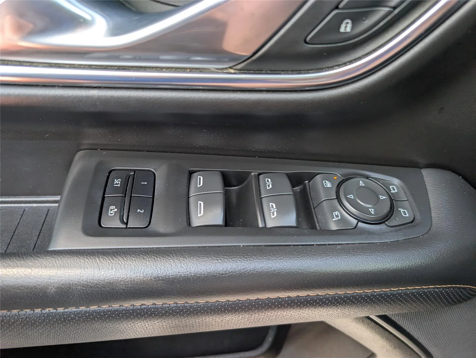 Used 2023 Sterling Metallic GMC AT4 image 26
