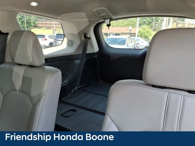 Used 2025 White Honda Touring image 19