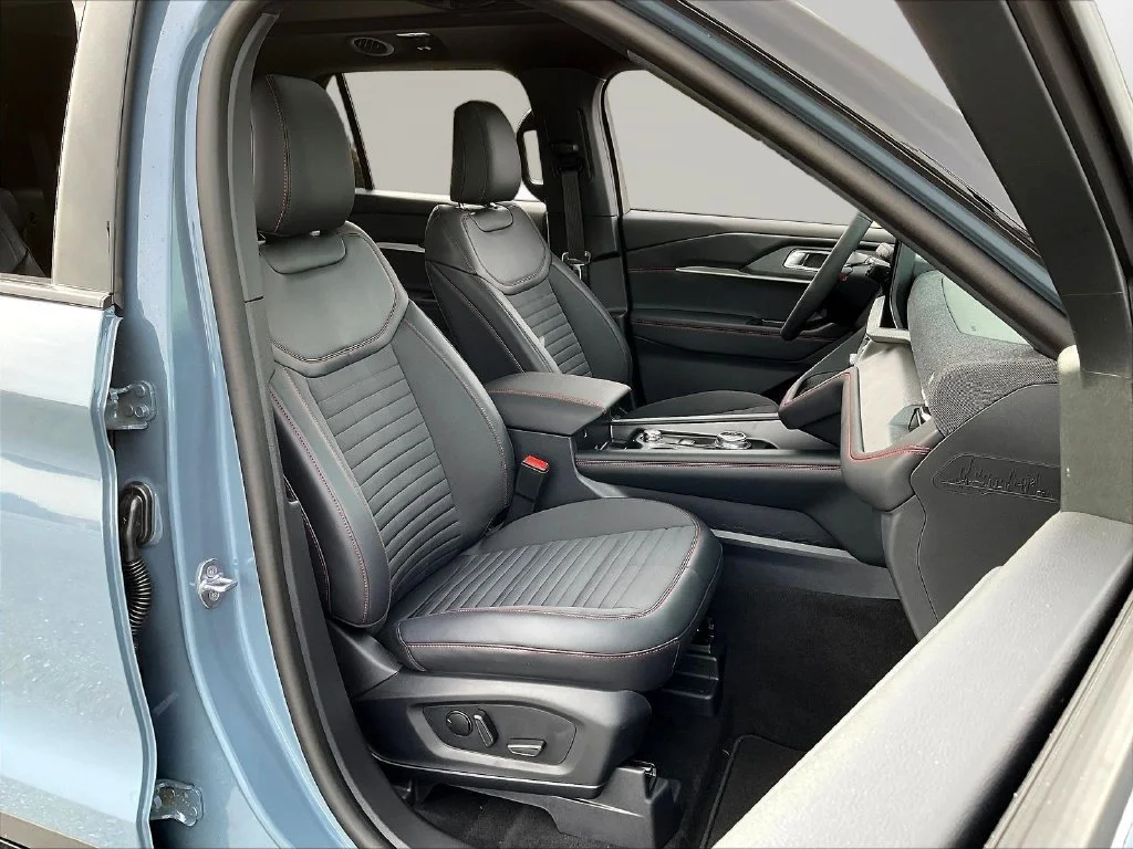 New 2027 Vapor Blue Metallic Ford ST-Line image 11