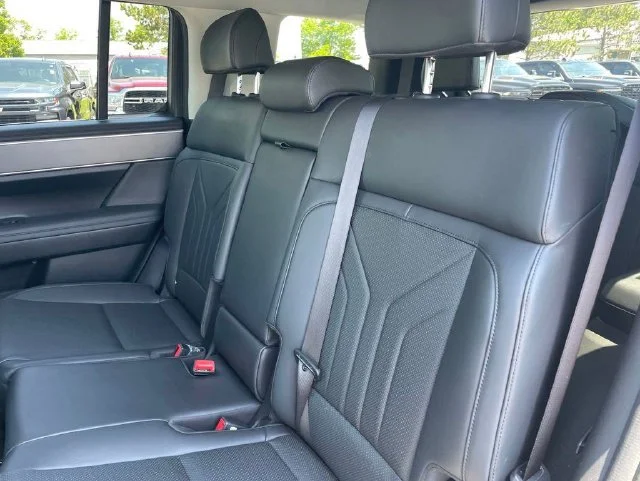 Used 2025 Blue Hyundai SEL image 31
