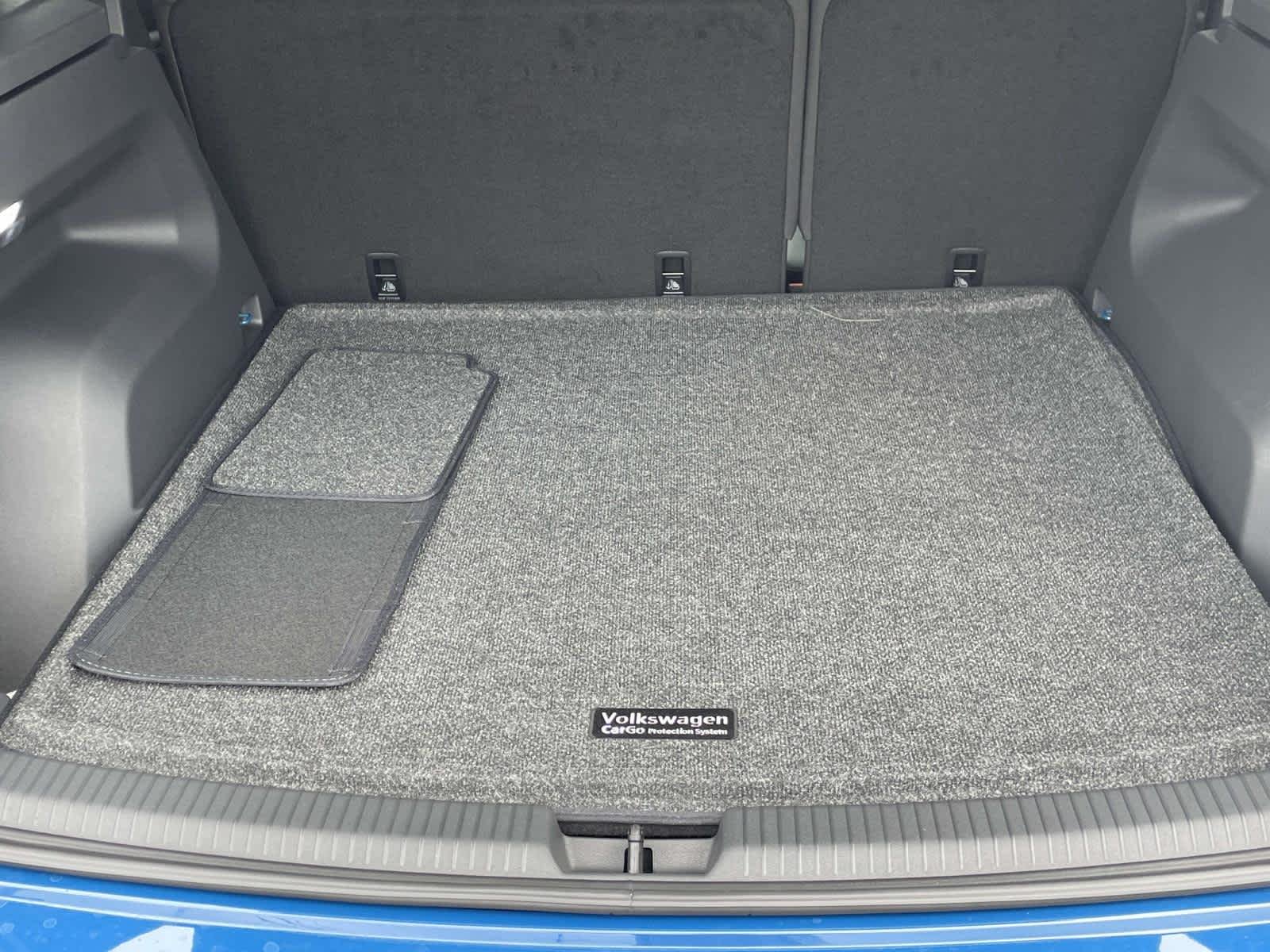 New 2026 R3R3/Blue Volkswagen 2.0T SEL Premium R-Line image 18