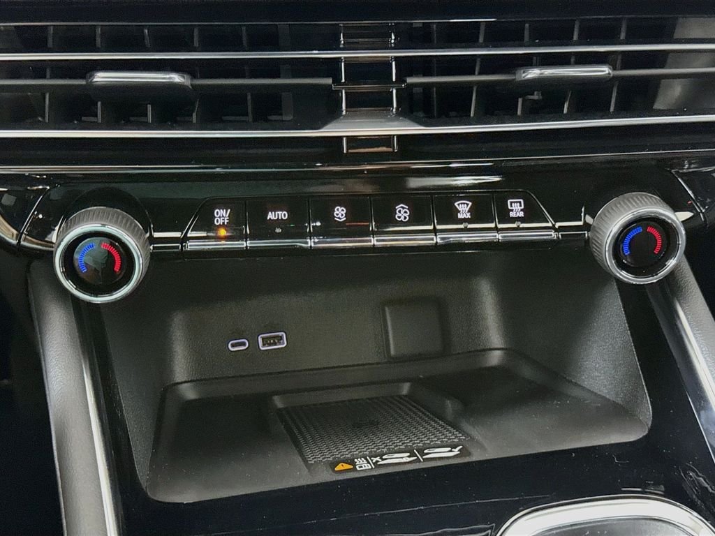 2027 Chevrolet Traverse LT - Photo 16