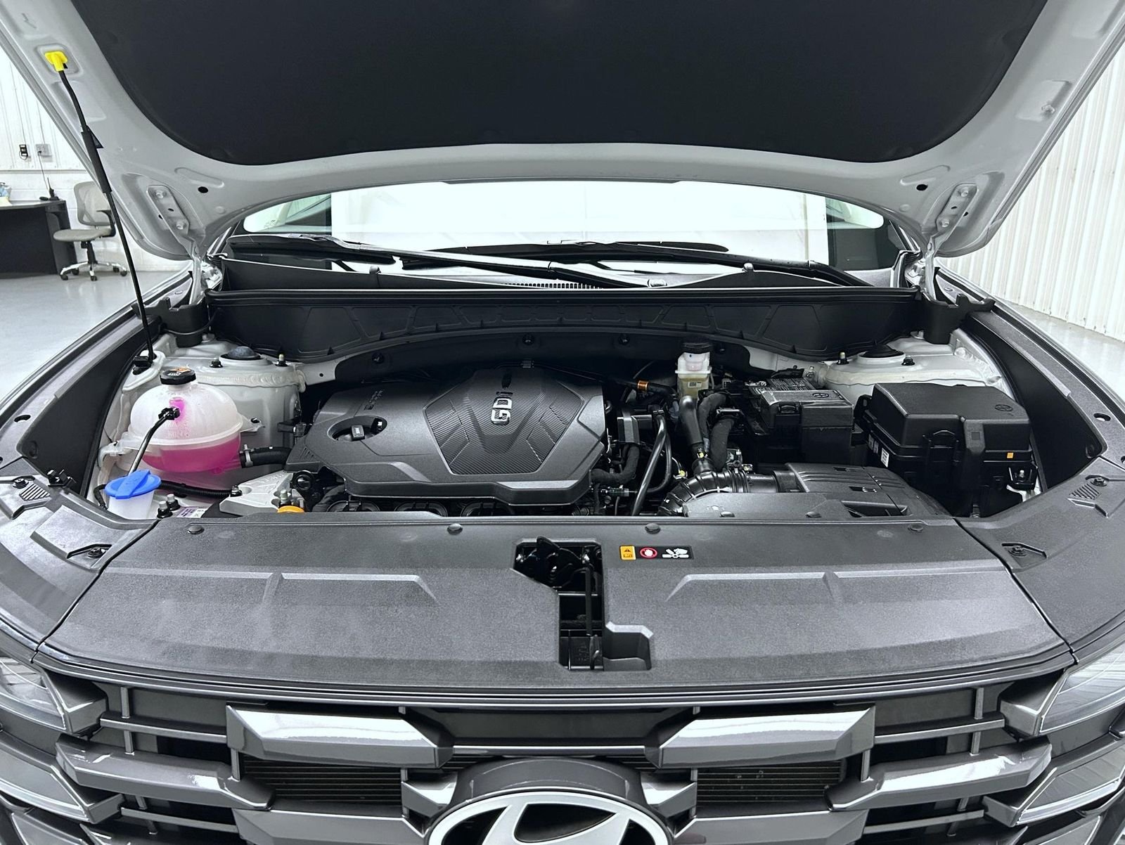 Used 2025 Silver Hyundai SEL image 24