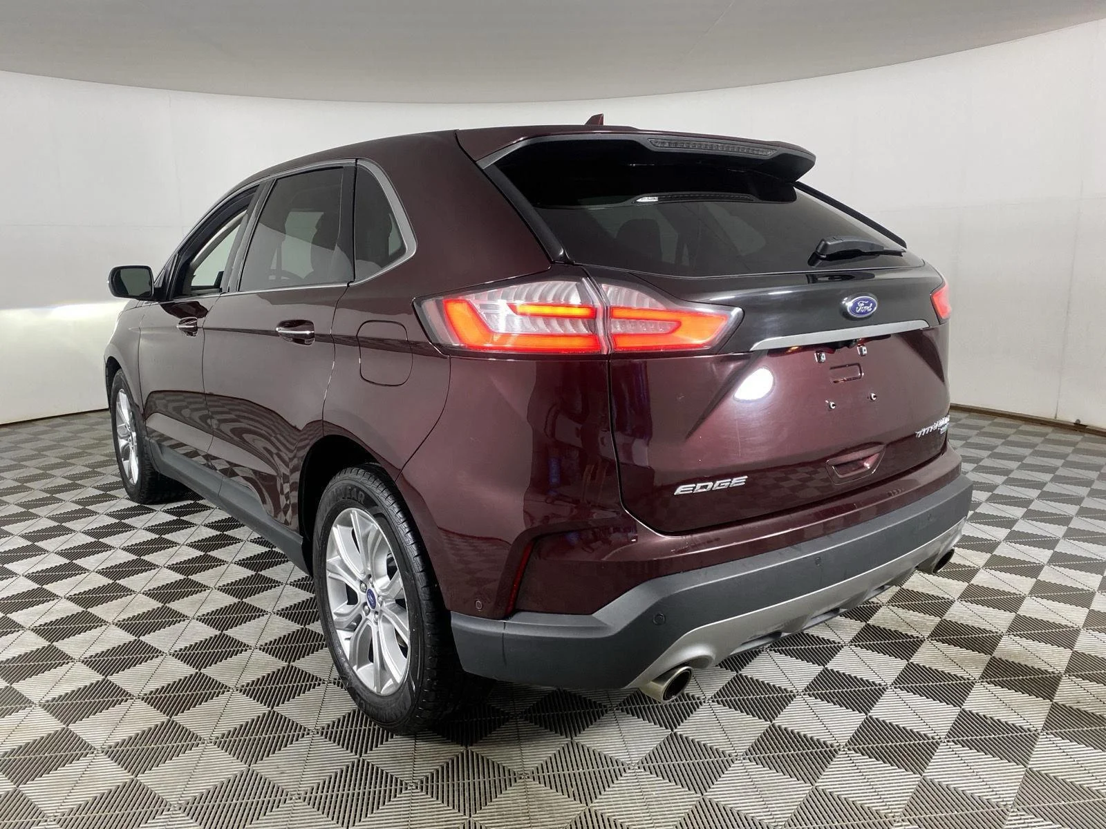 Used 2019 Burgundy Velvet Metallic Tinted Clearcoat Ford Titanium image 5