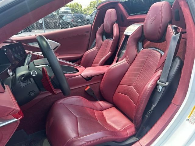 Used 2021 White Chevrolet Stingray image 10