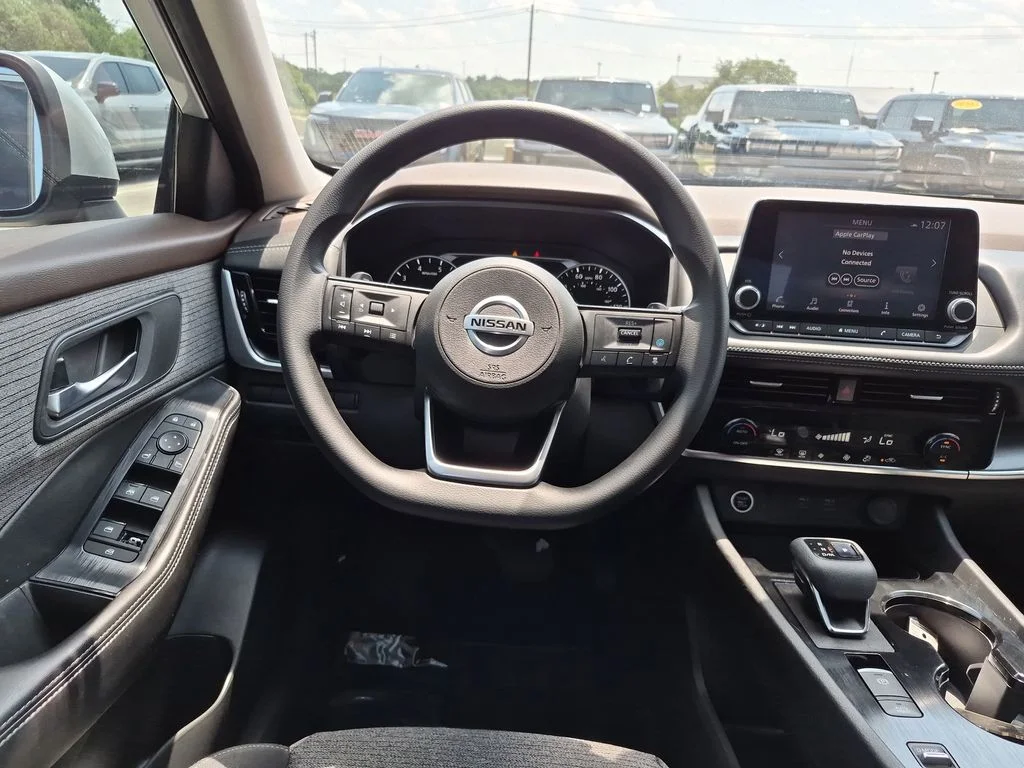 Used 2021 Silver Nissan SV image 30
