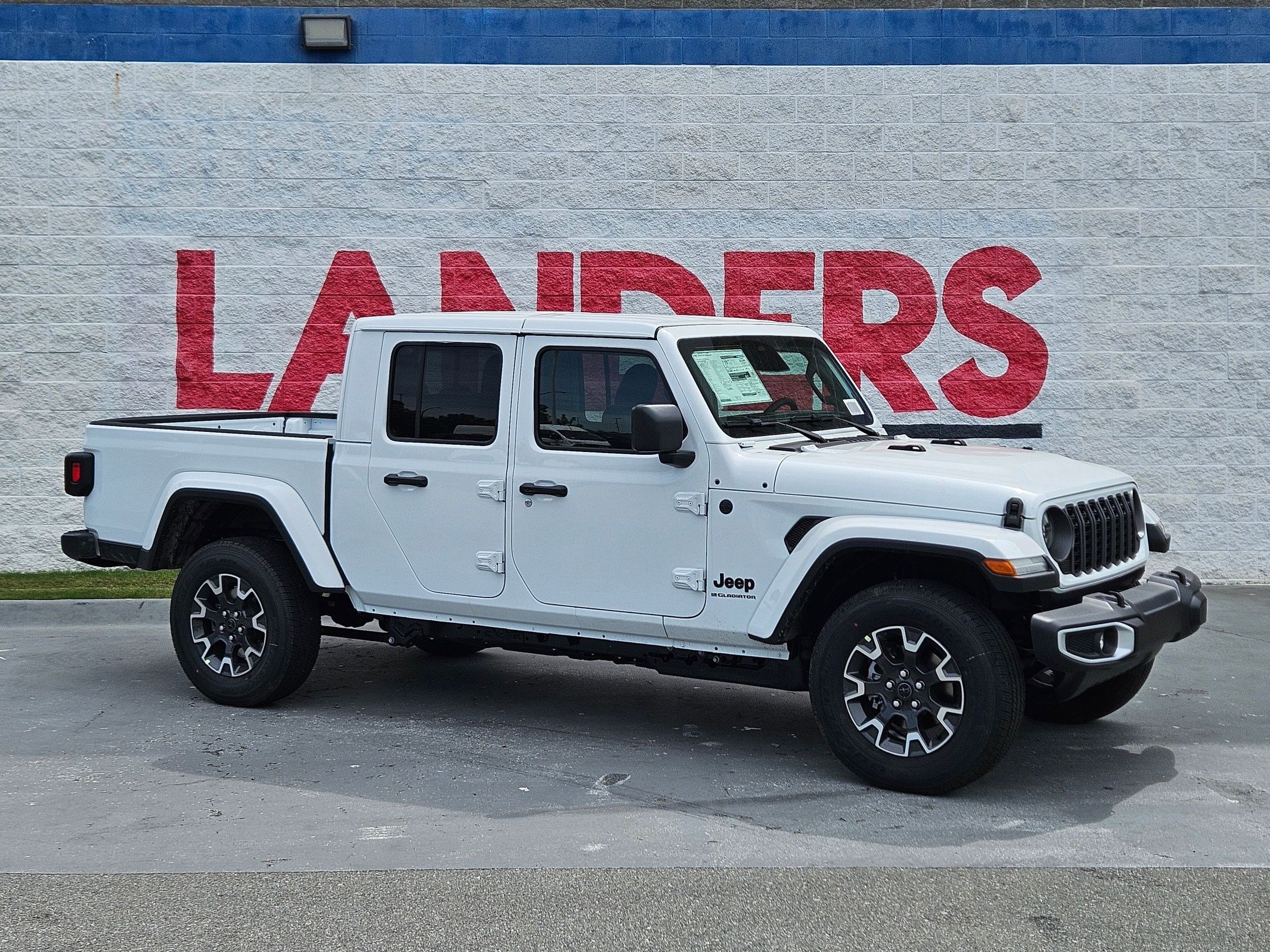 2026 Jeep Gladiator Sahara Auto's photo