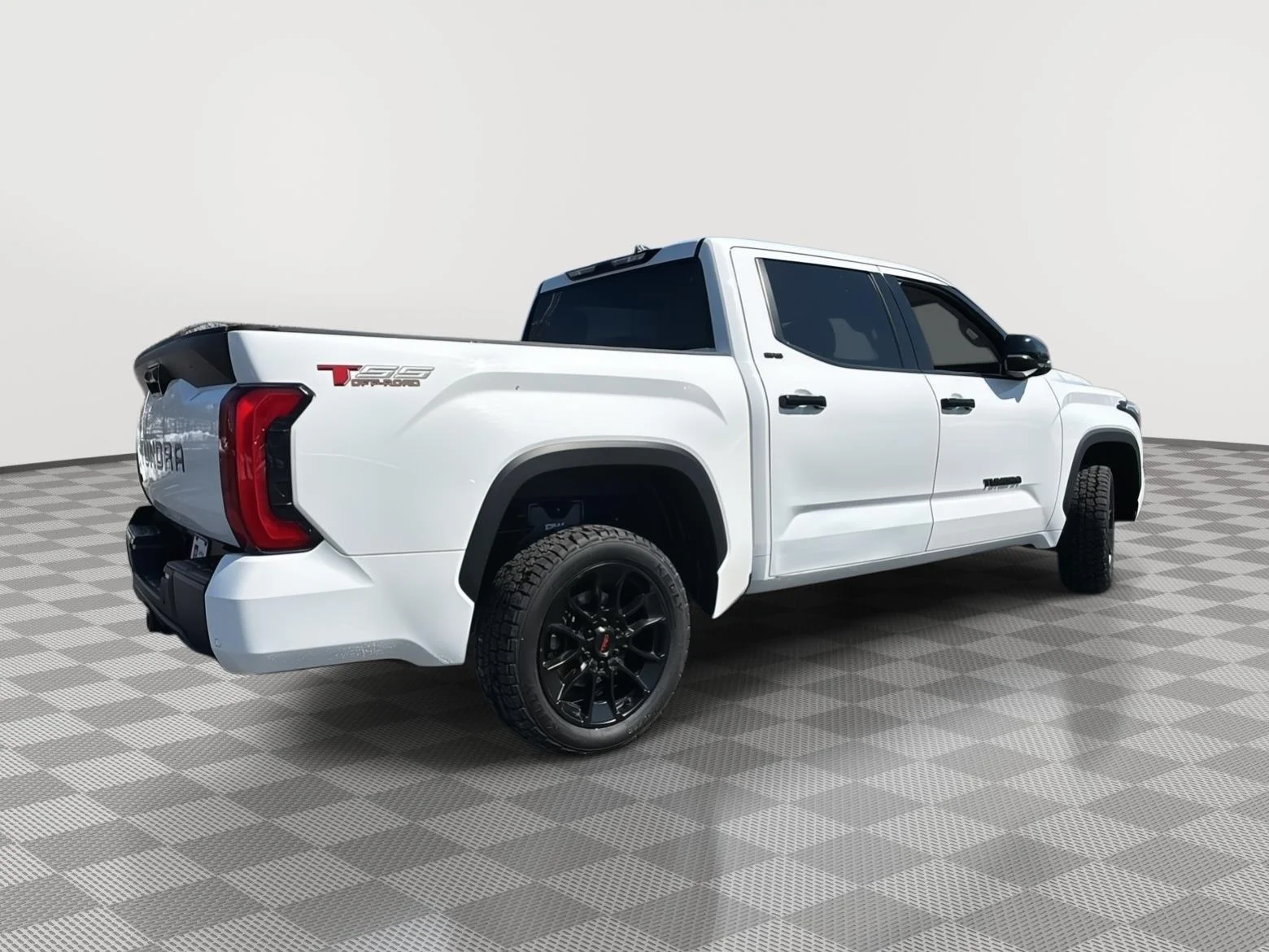 Used 2023 Ice Cap Toyota SR5 image 18