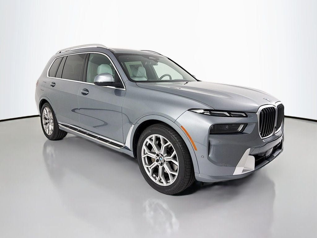 2023 BMW X7 xDrive40i's photo