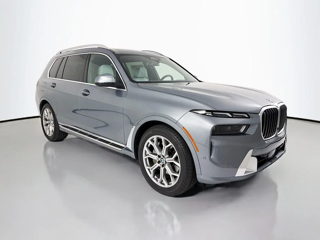 2023 BMW X7 xDrive40i's photo