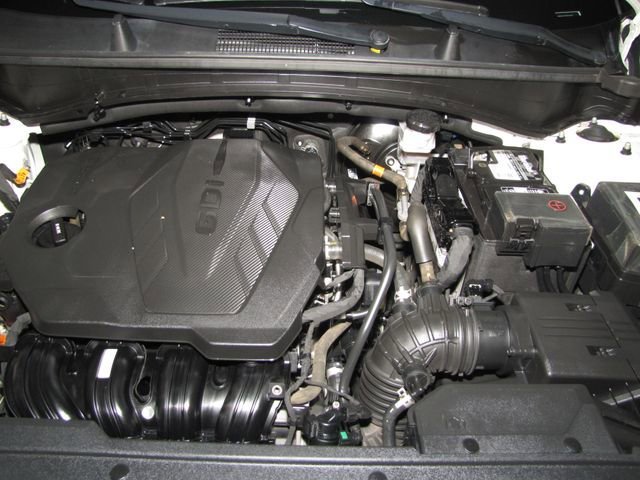 Used 2023 Snow White Pearl Kia LX image 21