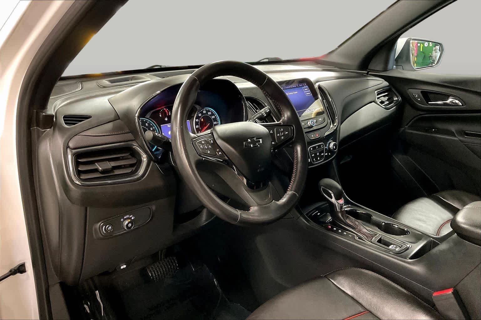 Used 2022 Summit White Chevrolet RS image 17