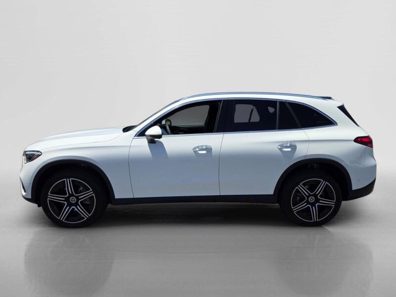 New 2026 Polar White Mercedes-Benz GLC 300 SUV image 2