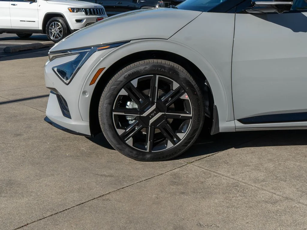 New 2026 Wolf Gray Kia GT-Line AWD image 31