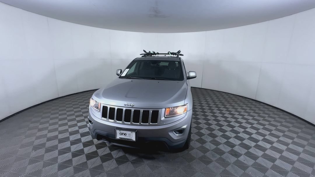 Used 2016 Billet Silver Clearcoat Metallic Jeep Laredo image 3