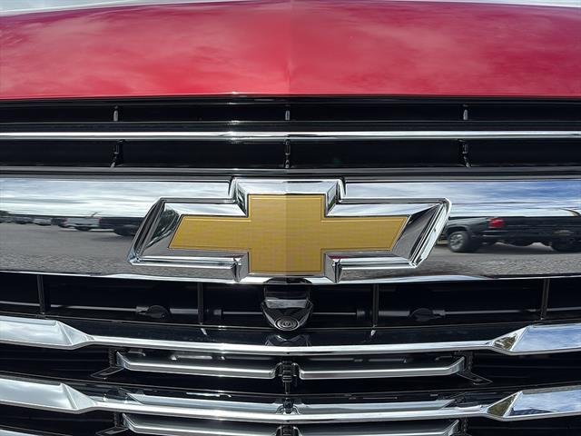 2027 Chevrolet Suburban Premier - Photo 33