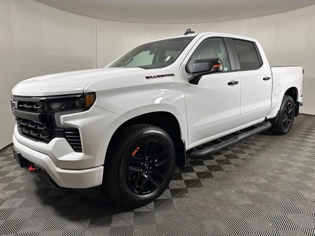 Used 2025 Summit White Chevrolet RST image 8