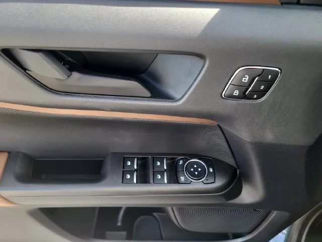Used 2024 Gray Ford Badlands image 17