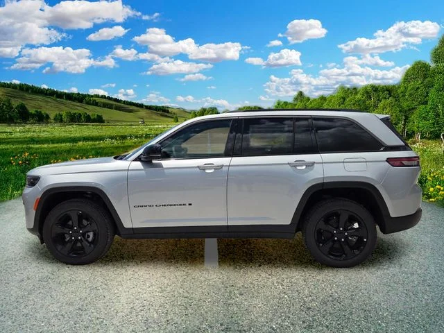 New 2026 Silver Zynith Exterior Paint Jeep Limited image 3