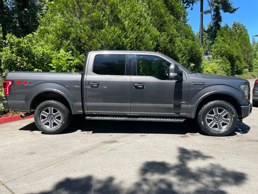 Used 2017 Magnetic Ford Lariat image 3
