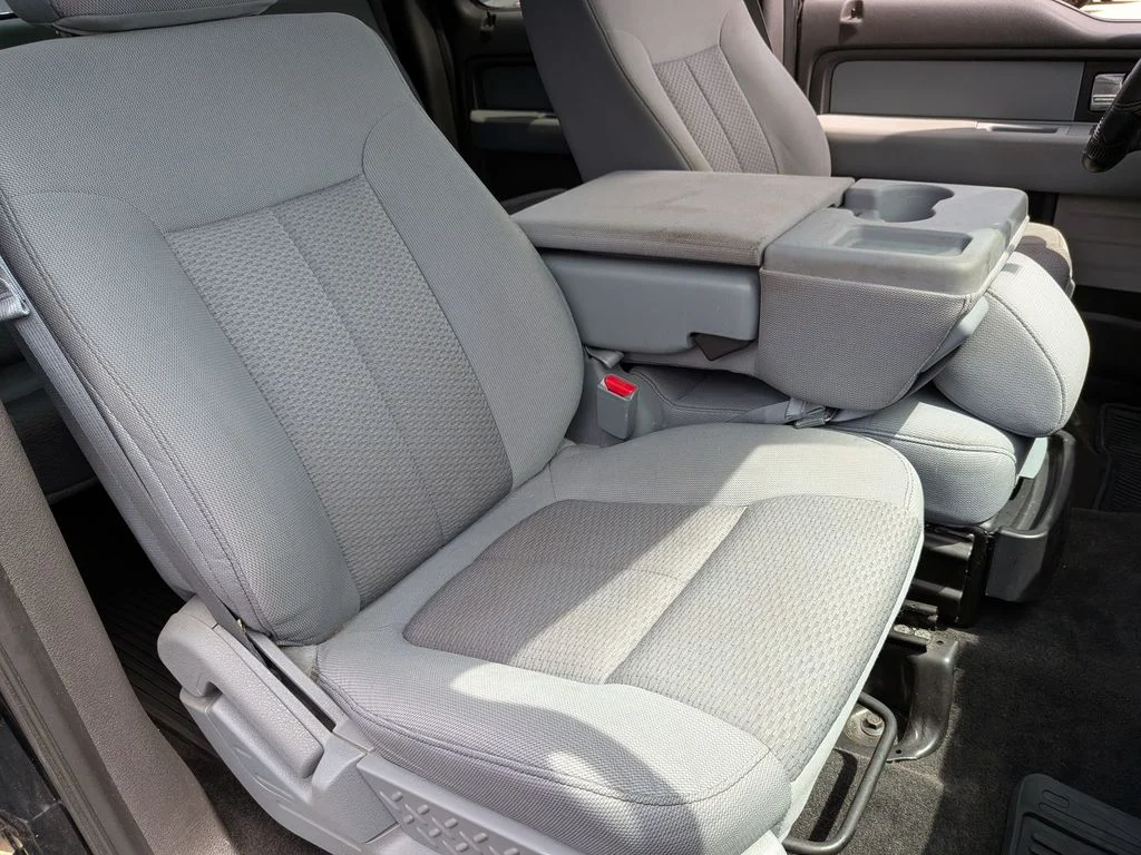 Used 2013 Black Ford XLT image 18